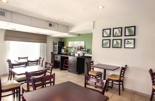 Talbot's Corner Hotel | Sleep Inn Nashville Downtown Opryland Area