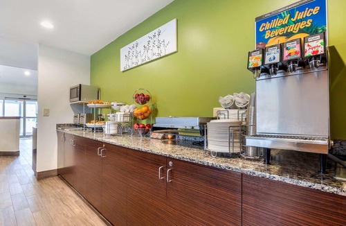 Lake Bluff Hotel | Sleep Inn near Great Lakes Naval Base