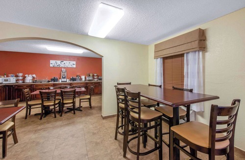 Bayou Oaks Hotel | Sleep Inn Sarasota North