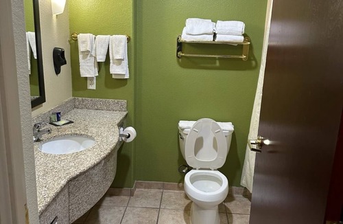 Wetmore Hotel | Sleep Inn & Suites at Six Flags