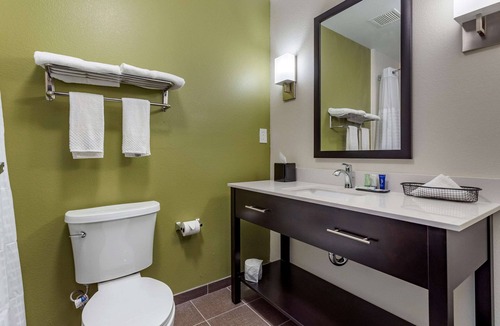 Barrett Hotel | Sleep Inn & Suites Crosby