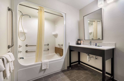 Cullman Hotel | Sleep Inn & Suites Cullman I-65 exit 310