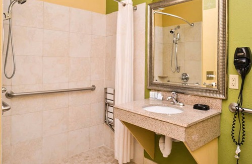 Greater Heights Hotel | Sleep Inn & Suites Downtown Houston Near Convention Center