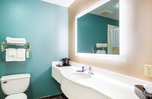 Dunmore Hotel | Sleep Inn & Suites Dunmore