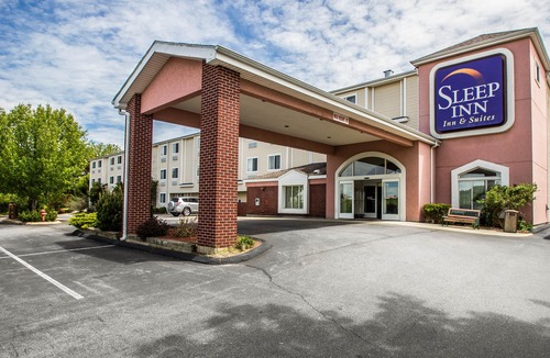 Niantic Hotel | Sleep Inn & Suites Niantic