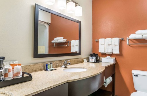 North Liberty Hotel | Sleep Inn & Suites North Liberty - Liberty City