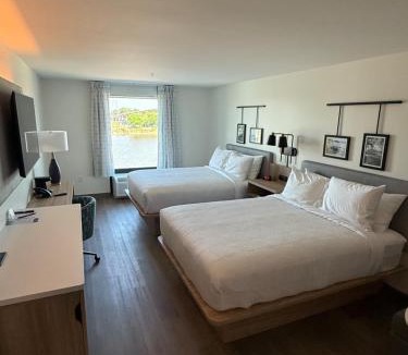 Savannah Hotel | Sleep Inn & Suites Savannah Tennessee Riverfront