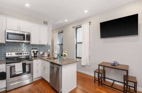 Over-the-Rhine Apartment | Sleep like a King Downtown Cincy