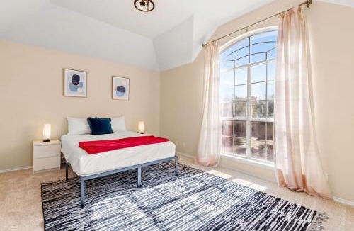 Scenic Oaks House | Sleep on the Cloud - 5 Bedrooms - Corner Lot