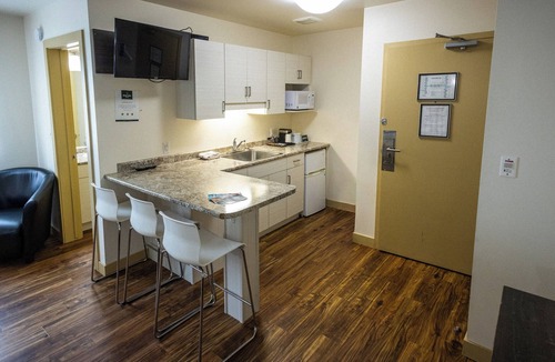 Steinbach Hotel | Sleep Suite Motel