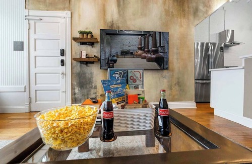 Shelby Park House | Sleep42 21Beds 15BR 10BA Super Stays Guesthouse