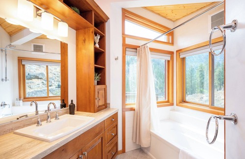 Leavenworth Hotel | Sleeping Lady Mountain Resort & Spa