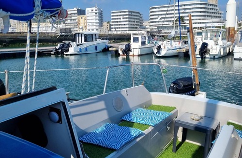 Le Port Boat Rental | SLEEPING ON THE WATER