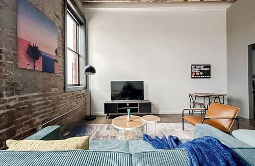 Newton Apartment | Sleepover | Airy 2BD/1BA Loft - Newton