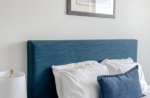 Booneville Apartment | Sleepover: Alluring 1BD/1BA + High Ceilings - Des Moines