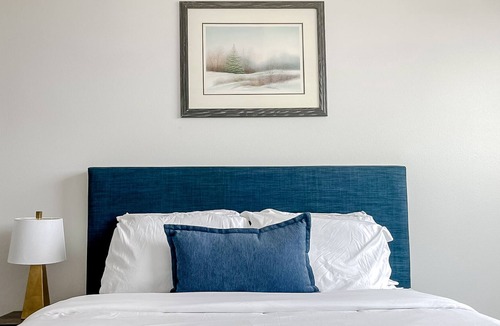 Booneville Apartment | Sleepover: Alluring 1BD/1BA + High Ceilings - Des Moines