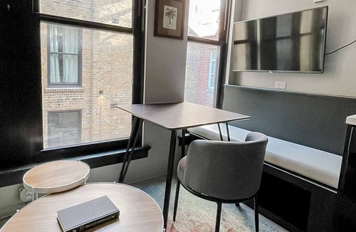 Downtown Springfield Apartment | Sleepover: Amazing Studio - Downtown Springfield