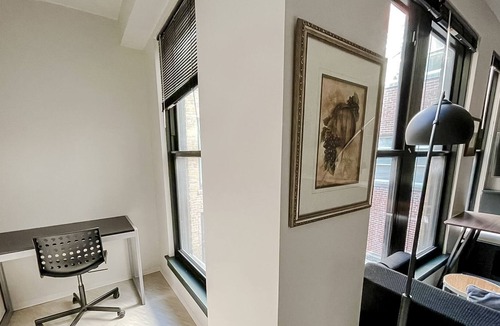Downtown Springfield Apartment | Sleepover: Amazing Studio - Downtown Springfield