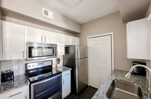 South Side Apartment | Sleepover | Attractive 1BD/1BA+ Gym Corpus Christi