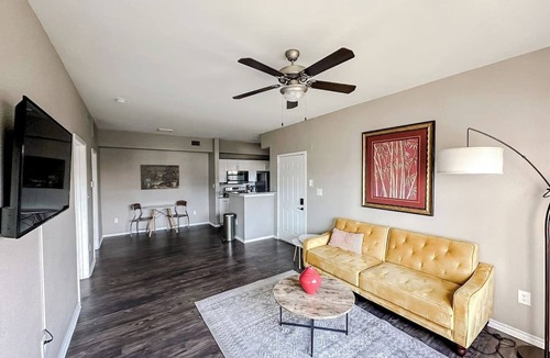 South Side Apartment | Sleepover | Beautiful 1BD/1BA+ Gym- Corpus Christi