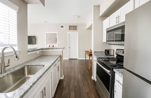 South Side Apartment | Sleepover | Brilliant 1BD/1BA - Corpus Christi
