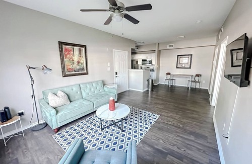 South Side Apartment | Sleepover | Cozy 1BD/1BA + Gym - Corpus Christi