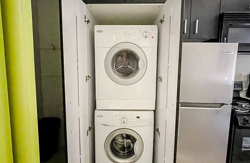 Downtown Springfield Apartment | Sleepover: Cozy Studio - Downtown Springfield