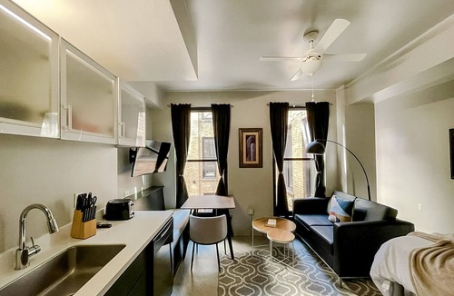 Downtown Springfield Apartment | Sleepover: Cozy Studio - Downtown Springfield