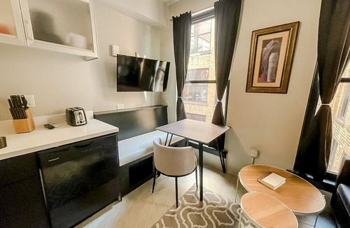 Downtown Springfield Apartment | Sleepover: Cozy Studio - Downtown Springfield