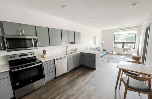 West Des Moines Apartment | Sleepover | Dashing 1BD/1BA - Des Moines