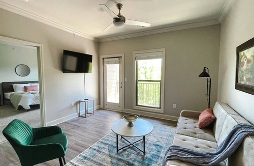 Rock Creek House | Sleepover: Dazzling 1BD/1BA + Gym - Little Rock