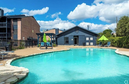 Windsor Park Apartment | Sleepover | Delightful 1BA/1BA + Gym - Austin TX
