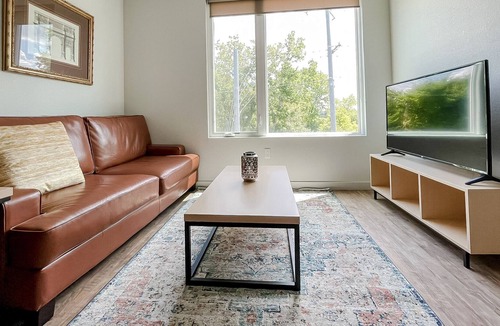 Bowling Green Apartment | Sleepover: Deluxe 1BD/1BA - Bowling Green