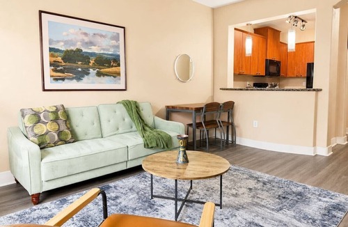 North Little Rock Apartment | Sleepover | Exceptional 1BD/1BA + Pool - LIT