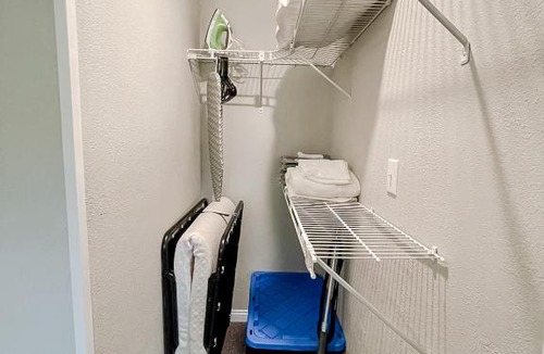 West Central Apartment | Sleepover Historic Downtown Springfield Apartments