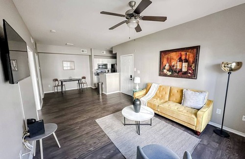 South Side Apartment | Sleepover | Lovely 1BD/1BA + Gym - Corpus Christi