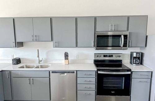 Des Moines Apartment | Sleepover | Marvelous 1BD/1BA - Des Moines