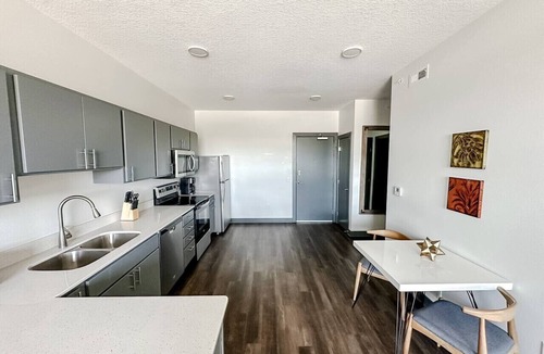 Des Moines Apartment | Sleepover | Marvelous 1BD/1BA - Des Moines