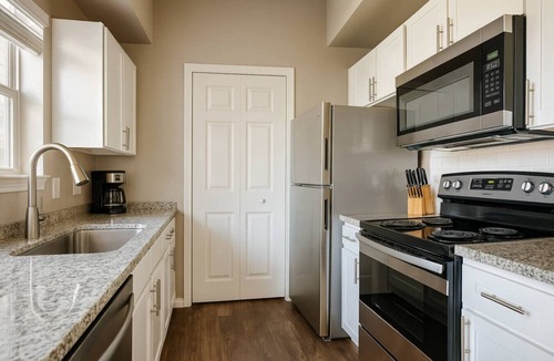 South Side Apartment | Sleepover | Marvelous 1BD/1BA + Gym Corpus Christi