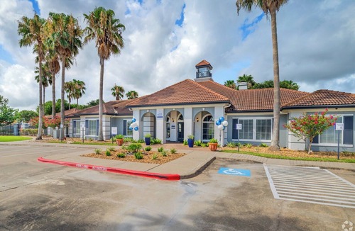 South Side Apartment | Sleepover | Marvelous 1BD/1BA + Gym Corpus Christi