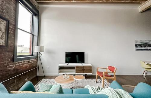 Newton Apartment | Sleepover Modern Lofts Newton IA