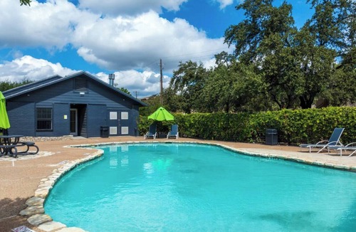Windsor Park Apartment | Sleepover | Peaceful 1BD/1BA + Gym - Austin TX