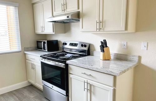 Oklahoma City Apartment | Sleepover | Plush 1BD/1BA + Balcony - OKC