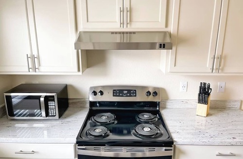 Oklahoma City Apartment | Sleepover | Plush 1BD/1BA + Balcony - OKC