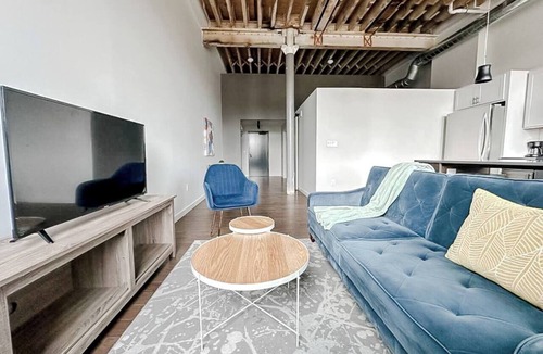 Newton Apartment | Sleepover | Spacious 1BD/1BA Loft - Newton