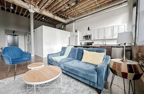 Newton Apartment | Sleepover | Spacious 1BD/1BA Loft - Newton