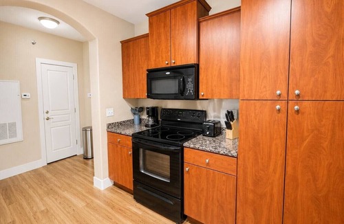 North Little Rock Apartment | Sleepover | Stylish 1BD/1BA + Pool - Little Rock