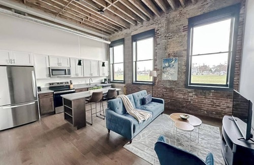 Newton Apartment | Sleepover | Stylish 1BD/1BA Loft - Newton