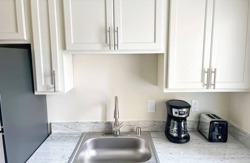 Oklahoma City Apartment | Sleepover | Superior 1BD/1BA + Balcony - OKC