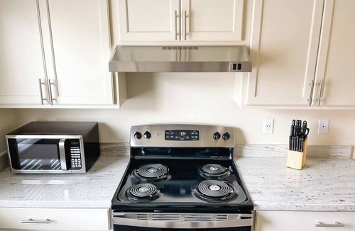 Oklahoma City Apartment | Sleepover | Superior 1BD/1BA + Balcony - OKC